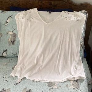 Chaps t with eyelet sleeves